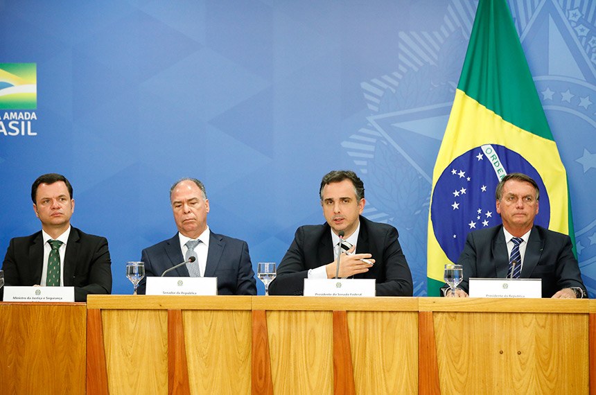 LEGISLATIVO: Após reunião no Planalto, Pacheco diz que levará proposta do governo sobre ICMS para senadores
