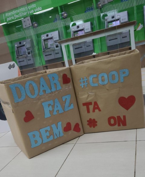SICREDI UNIÃO PR/SP: Agências arrecadam de roupas a produtos de higiene 