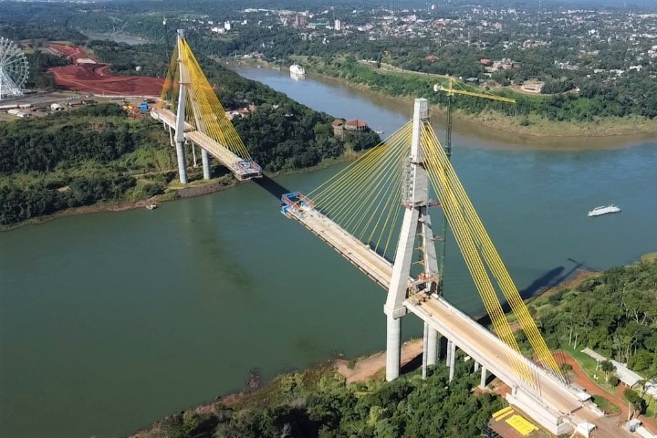 INFRAESTRUTURA I: Ponte da Integração Brasil-Paraguai chega a 86% de execução; faltam 76 metros