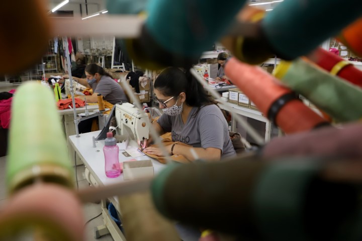 CAGED: Paraná gera 75 mil empregos em cinco meses e se consolida como líder da região Sul