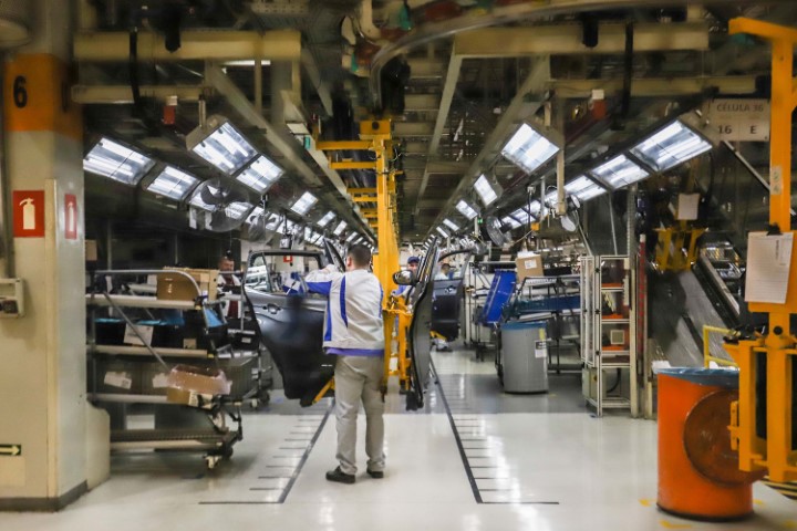 CAGED: Com 3.733 novos postos de trabalho, indústria lidera geração de empregos no Paraná em maio