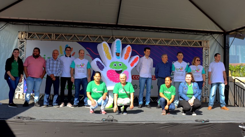 DIA C: Sicoob Credicapital realiza ações no Dia de Cooperar e ajuda famílias carentes do Oeste e Centro-Oeste do PR