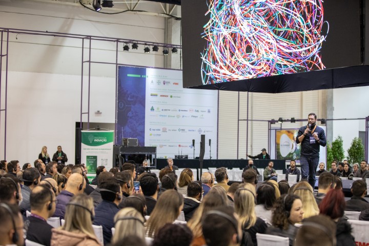 INOVAÇÃO:  Hora 193 tem início com palestra e lançamento de livro 
