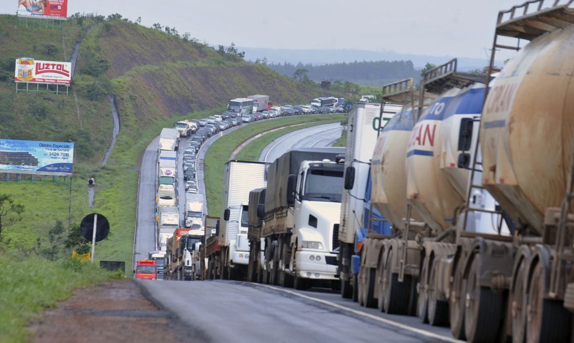 TRANSPORTE: ANTT aprova reajuste dos valores da tabela dos pisos mínimos de frete