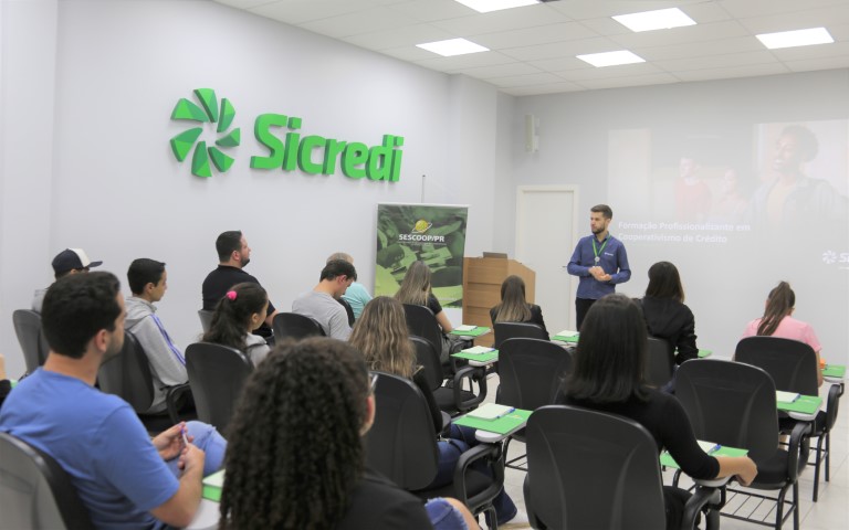 SICREDI PROGRESSO: Bolsas de curso profissionalizante em cooperativismo de crédito são ofertadas para jovens