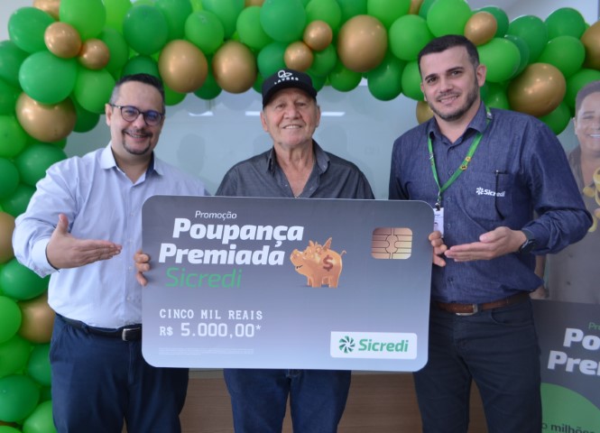 SICREDI VALE DO PIQUIRI: Prêmio da campanha da poupança é entregue a associado de Roncador (PR)