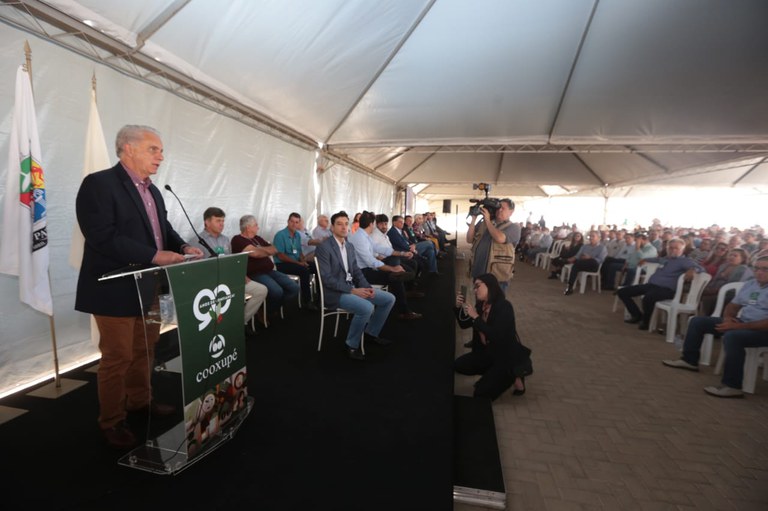 AGRICULTURA: Cooperativismo garante dignidade e respeito a pequenos agricultores, diz ministro