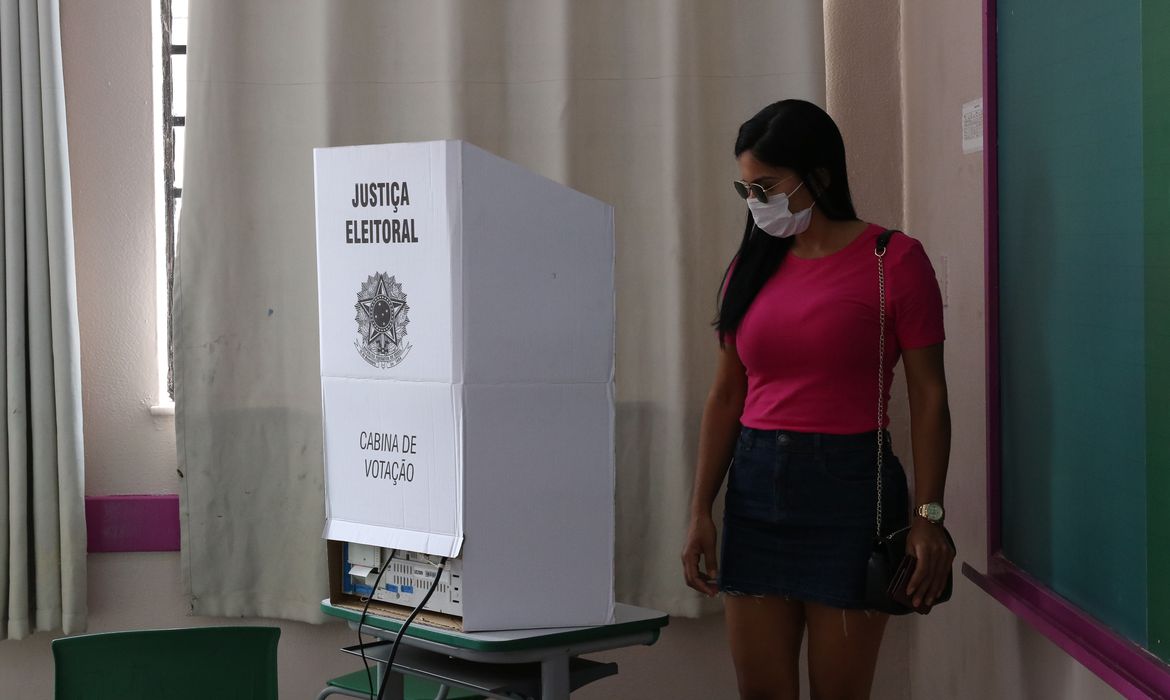 POLÍTICA: Eleições 2022 mantém maioria do eleitorado feminino, com 53%