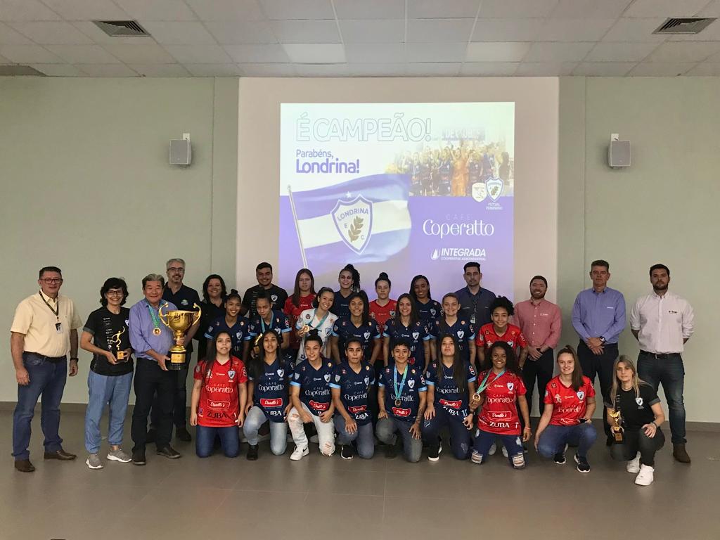 INTEGRADA: Parceria campeã com a equipe de Futsal Feminino de Londrina 