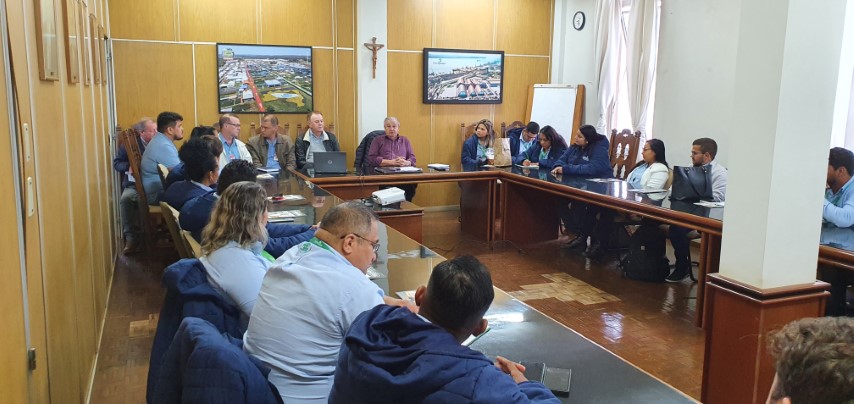 COOPAVEL: Caravana da Coopernorte conhece a história e estruturas da cooperativa