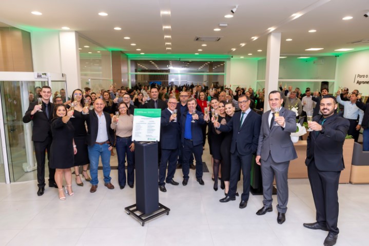 SICREDI DEXIS: Agência de Douradina é inaugurada em novo endereço