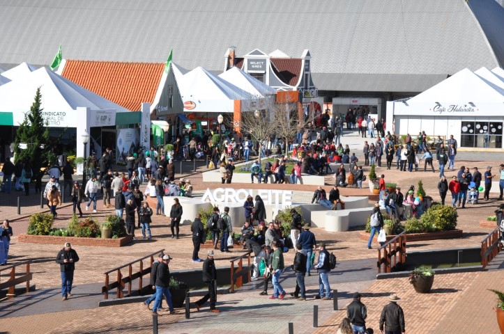 CASTROLANDA: Agroleite 2022 atinge três dígitos em negócios e público