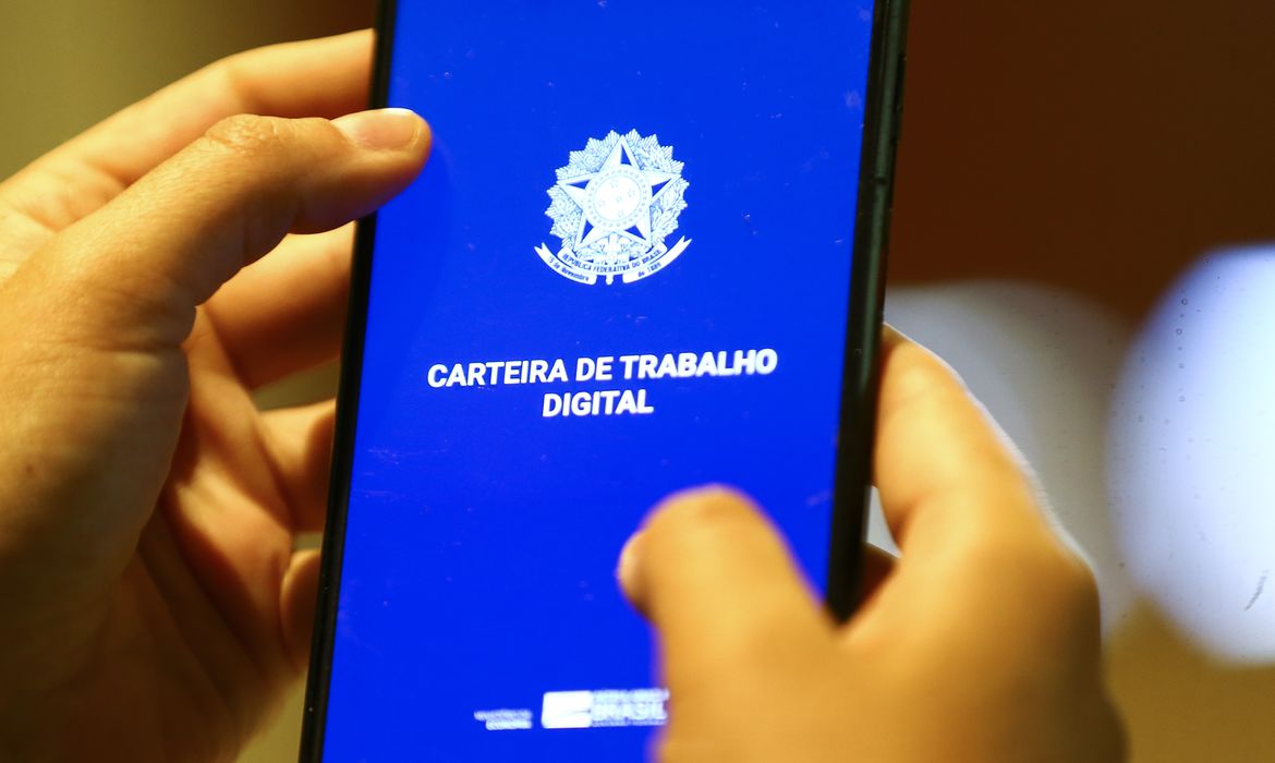 CAGED: Brasil gerou 218.902 empregos formais em julho