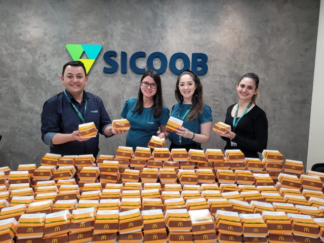 SICOOB CREDICAPITAL: Com o apoio de cooperados e colaboradores, cooperativa vende 3.879 tickets para o McDia Feliz