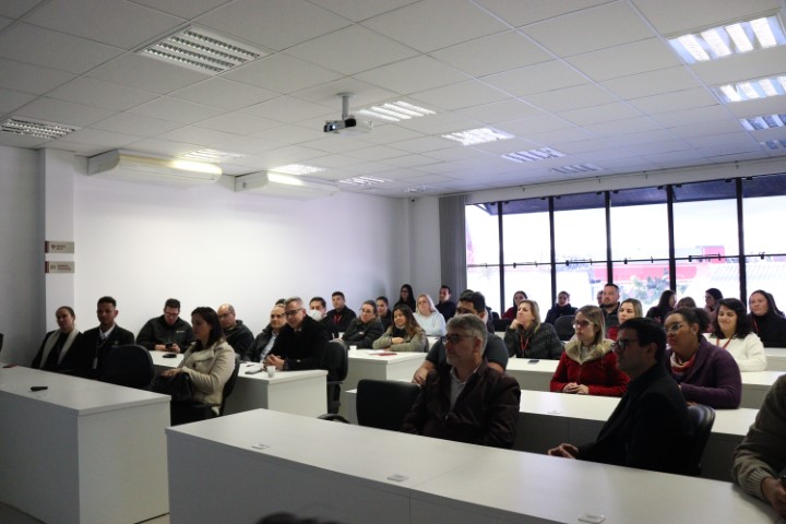 DENTAL UNI: Segundo programa de pós-graduação é realizado em parceria com o Sescoop/PR
