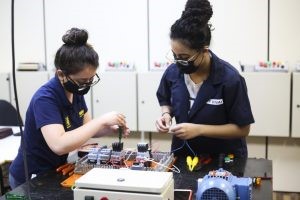 QUALIFICAÇÃO: Senai oferece mais de 10 mil vagas gratuitas em cursos