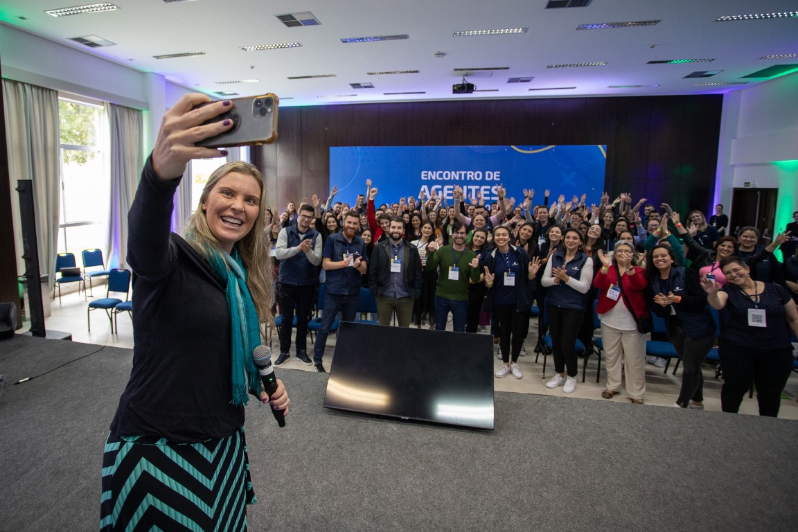 ENCONTRO DE AGENTES: Karina Oliani encerra o evento com a palestra “Qual é o seu Everest?”