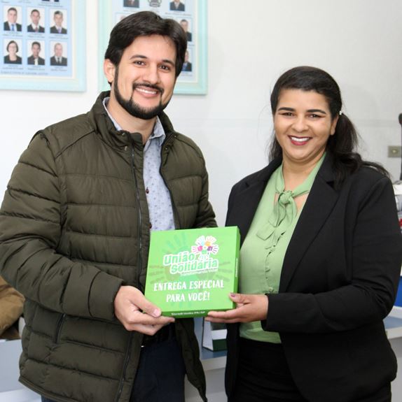 SICREDI DEXIS: União Solidária entrega motos de sorteio de campanha voltada a entidades