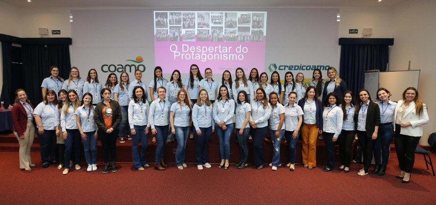 COAMO/CREDICOAMO: Funcionárias participam de programas de desenvolvimento 