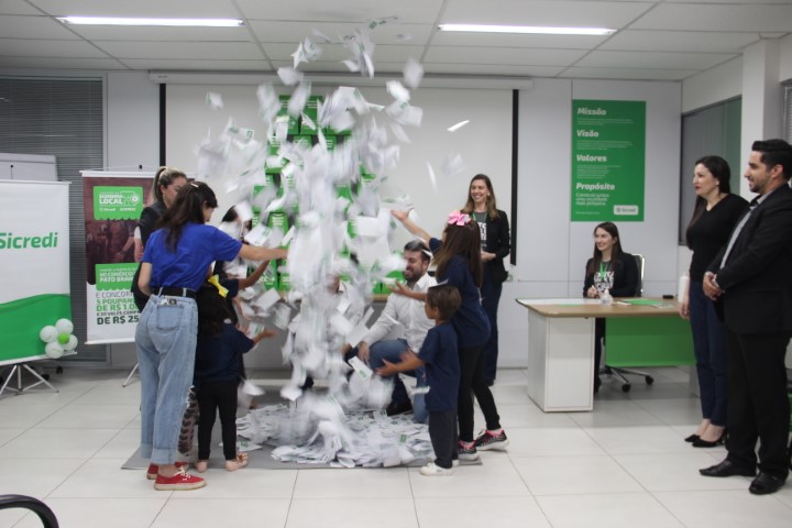 SICREDI PARQUE DAS ARAUCÁRIAS: Cooperativa e ACEPB realizam sorteio da Campanha da Economia Local