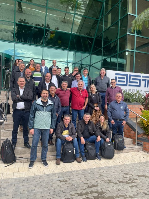 MISSÃO INTERNACIONAL: Cooperativistas brasileiros visitam kibutz, organização social e econômica israelense 
