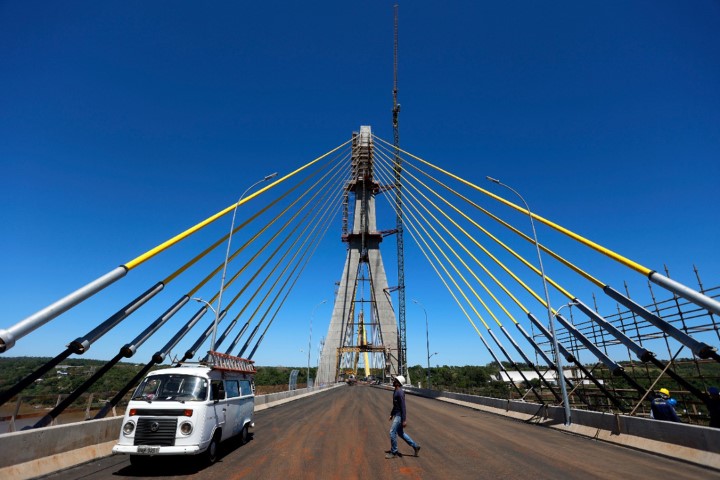 INFRAESTRUTURA: Nova ponte Brasil-Paraguai, em Foz do Iguaçu, está quase finalizada