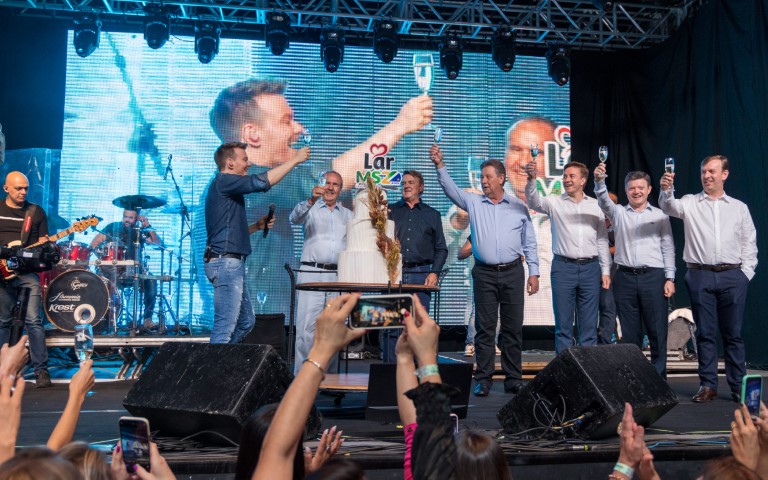LAR: Cooperativa celebra 20 anos no MS com show de Michel Teló e entrega de mais de R$ 1 milhão em prêmios