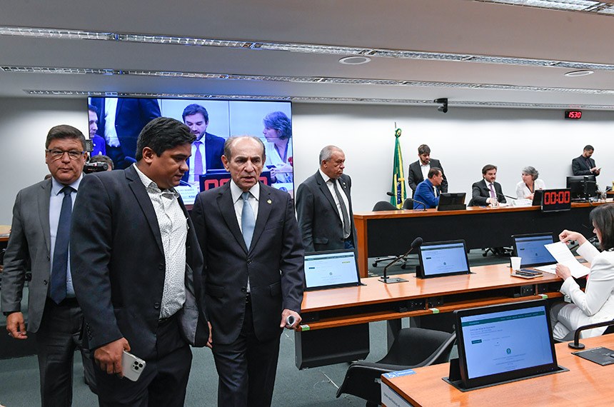 LEGISLATIVO I: Parlamentares apresentam 6.640 emendas ao Orçamento de 2023