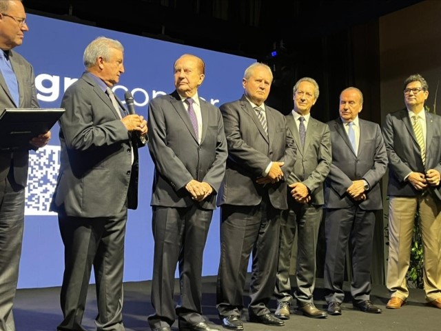 COOPAVEL: BB homenageia líderes transformadores