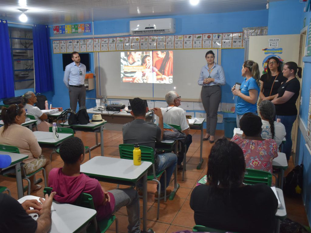 CRESOL: Compromisso com a educação financeira é reforçada com participação na Semana Enef