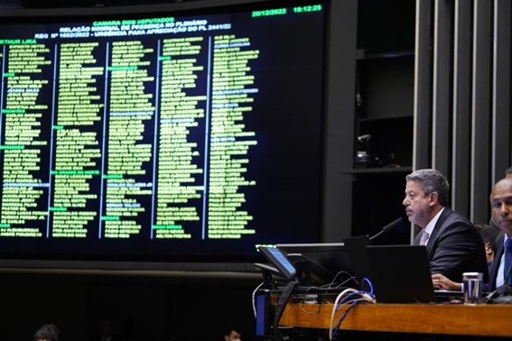 LEGISLATIVO II: Deputados vão prosseguir nesta quarta-feira votação da PEC da Transição