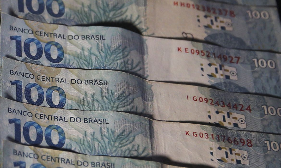 ECONOMIA: Governo Central fecha novembro com déficit primário de R$ 14,7 bi