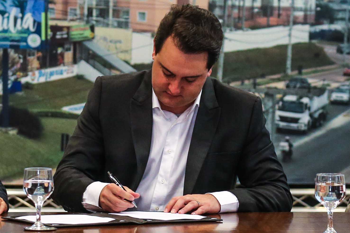 EXECUTIVO ESTADUAL: Governador anuncia secretário do Trabalho e diretores do Detran, Celepar, Amep e Portos