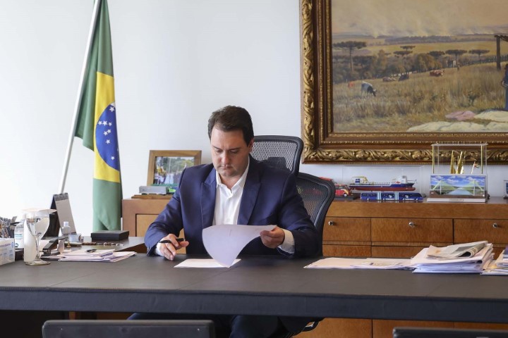 EXECUTIVO ESTADUAL: Governador anuncia recondução dos diretores da Ferroeste, Invest, Fomento e BRDE