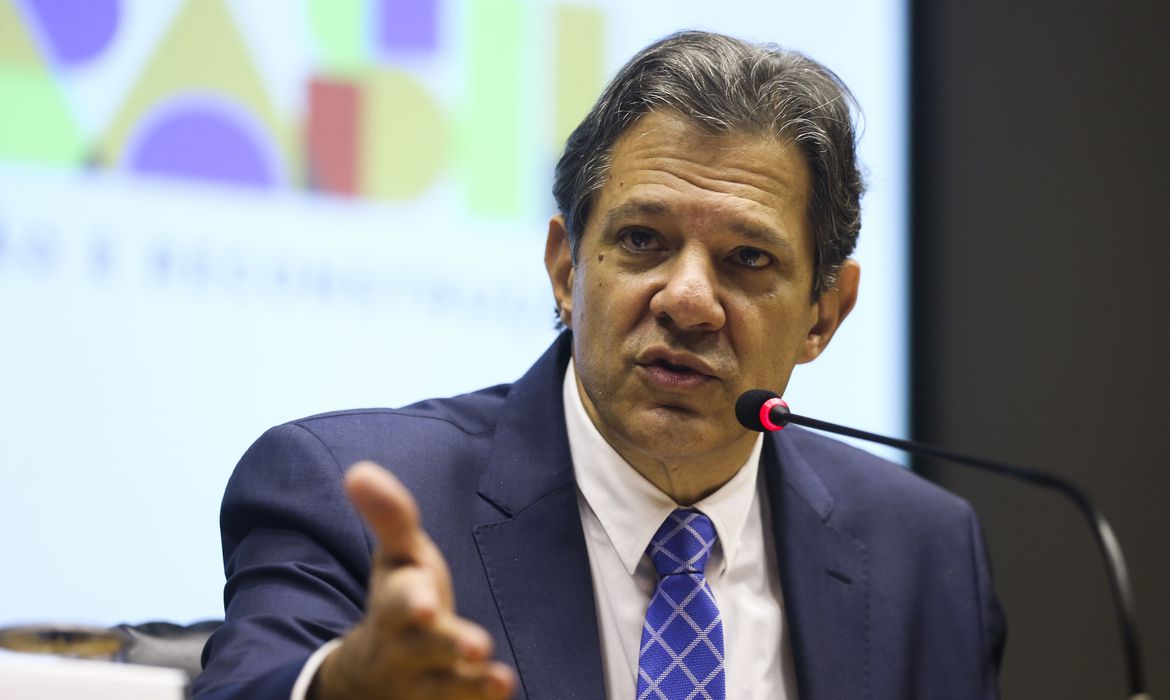 FAZENDA: Haddad anuncia pacote de R$ 242,7 bi para superávit primário em 2023