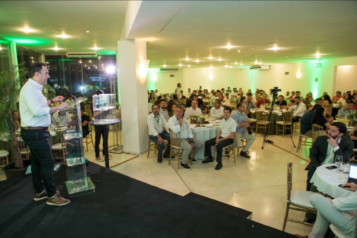 COCAMAR: Cocamar Máquinas sorteia trator entre participantes do Grupo 1862