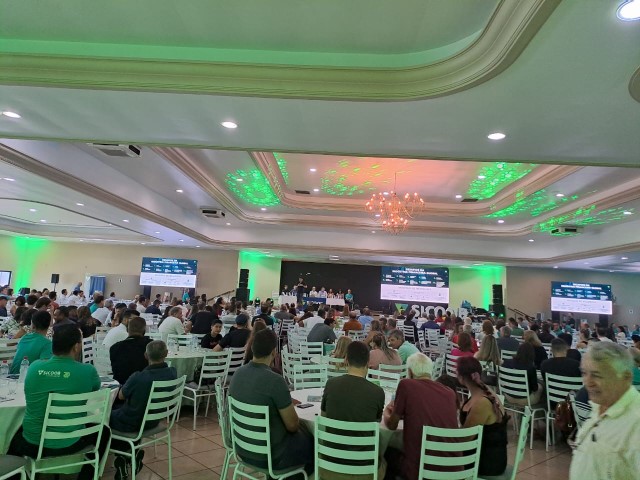 SICOOB CREDICAPITAL: Cooperados participam de reunião preparatória para a Assembleia Geral, em Cascavel