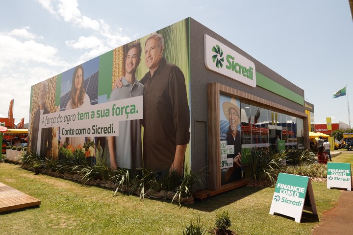 SICREDI: Instituição Financeira Cooperativa tem resultado histórico Show Rural 2023, com R$ 326 milhões em volume de negócios