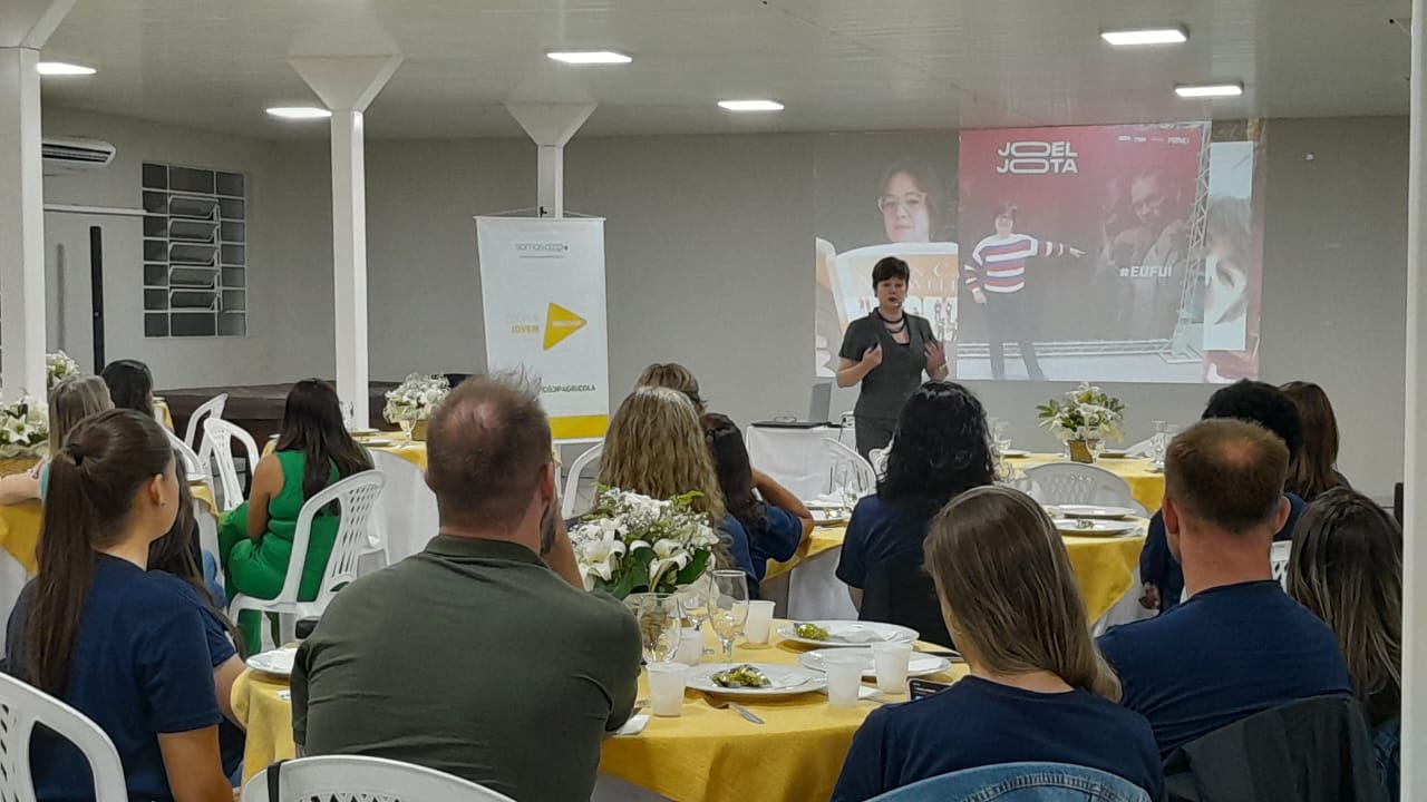 COOPAGRÍCOLA: Atividades de 2023 do Programa Cooperjovem são iniciadas com palestra de sensibilização