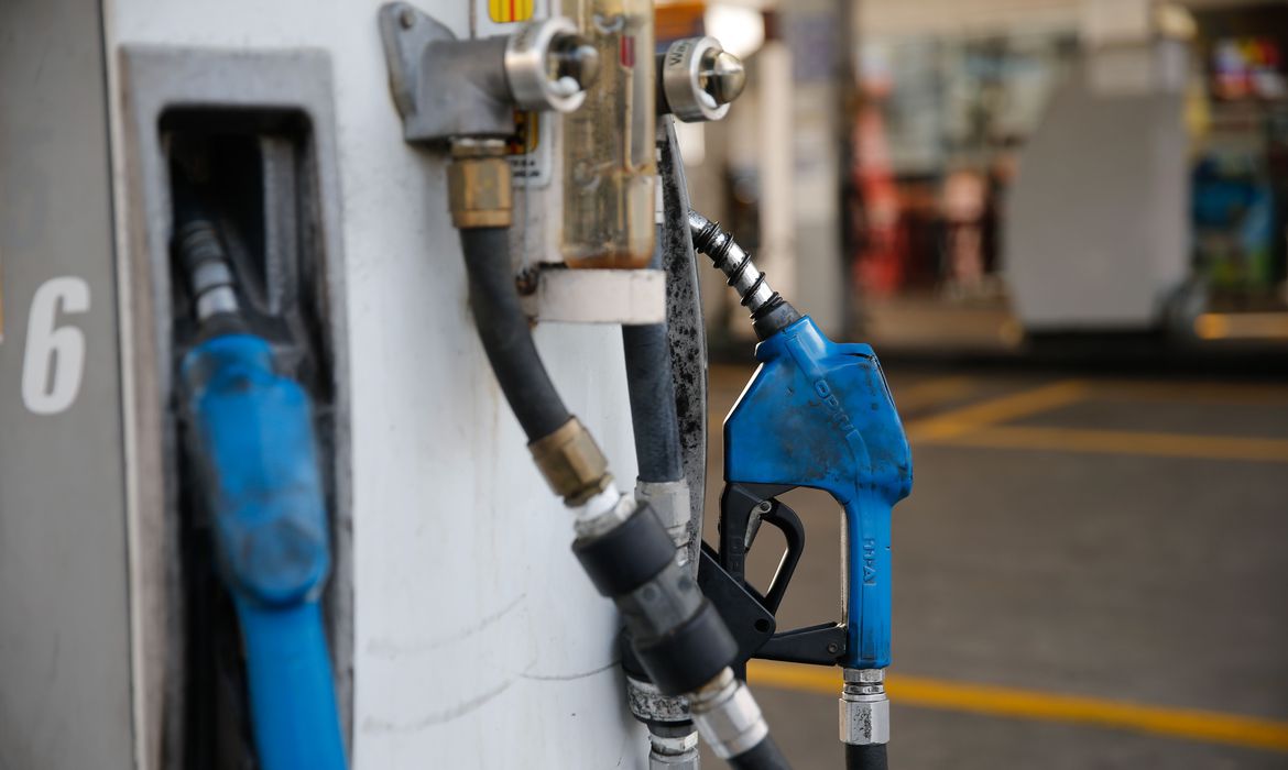 COMBUSTÍVEL II: Petrobras reduz nesta quarta-feira preços da gasolina A e do diesel A