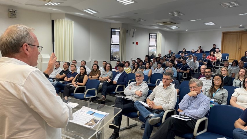 SISTEMA OCEPAR: Diretoria executiva realiza primeira reunião geral com os funcionários
