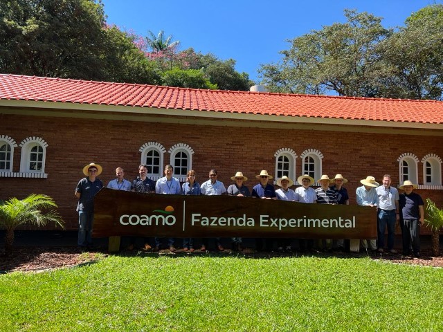 COAMO: Pesquisadores chineses conhecem Fazenda Experimental e administração central, em Campo Mourão