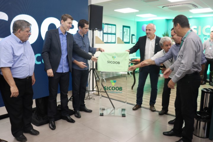 SICOOB CREDICAPITAL: Agência reinaugurada em Cascavel tem novo conceito de atendimento