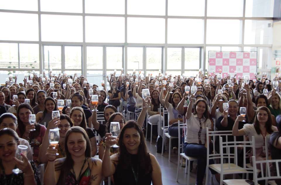 AGRÁRIA: Colaboradoras da cooperativa e de entidades mantidas participam em peso do 2º Evento de Mulheres
