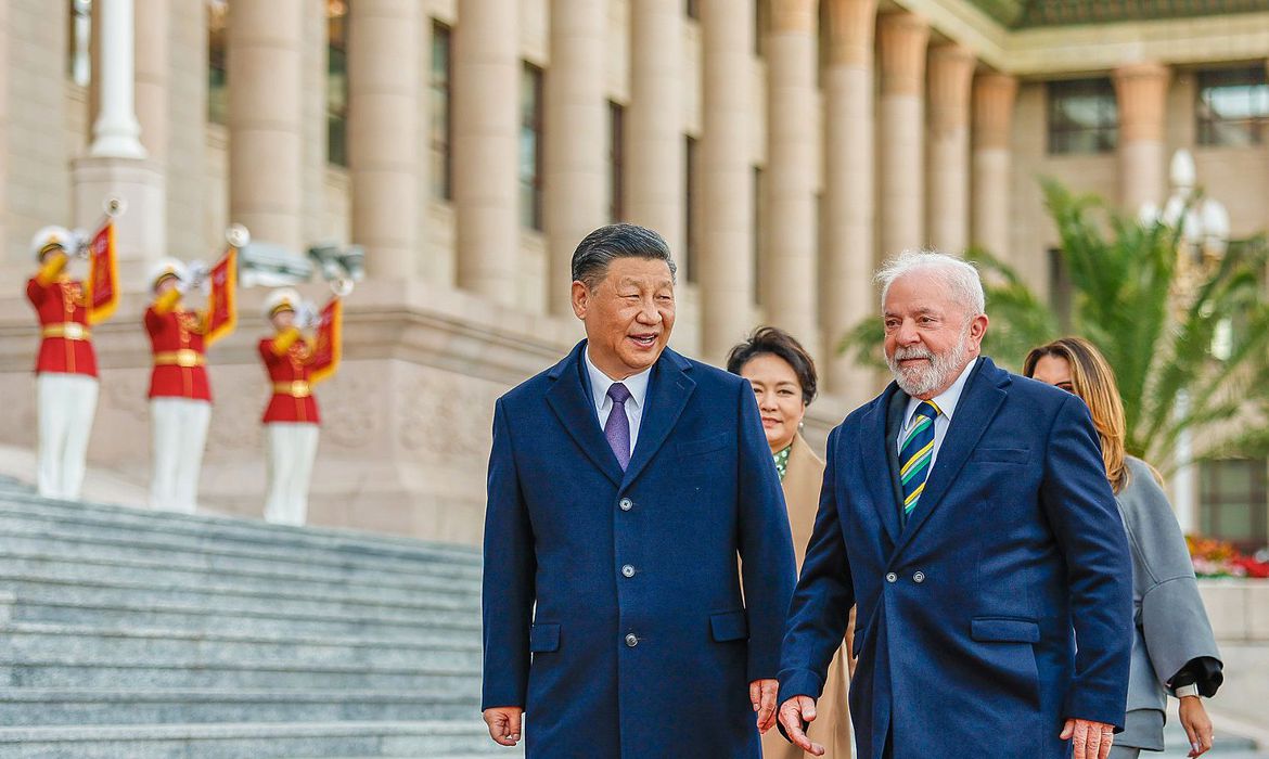 INTERNACIONAL: Lula e Xi Jiping assinam 15 acordos de parceria em Pequim