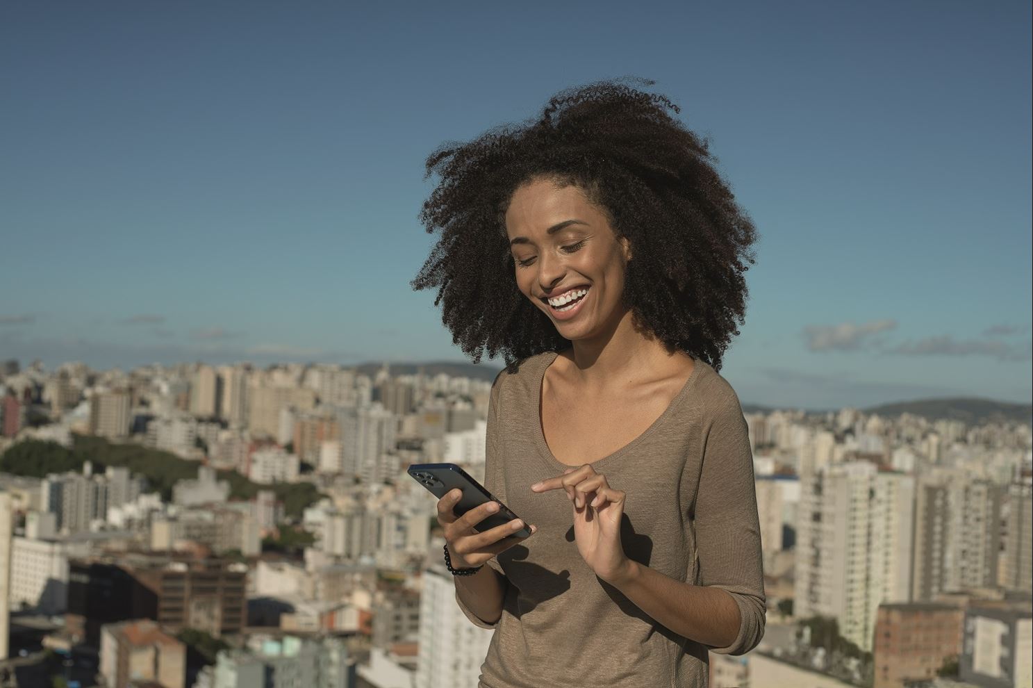 SICREDI: Instituição financeira cooperativa disponibiliza pagamento para pequenas empresas com cartão via WhatsApp