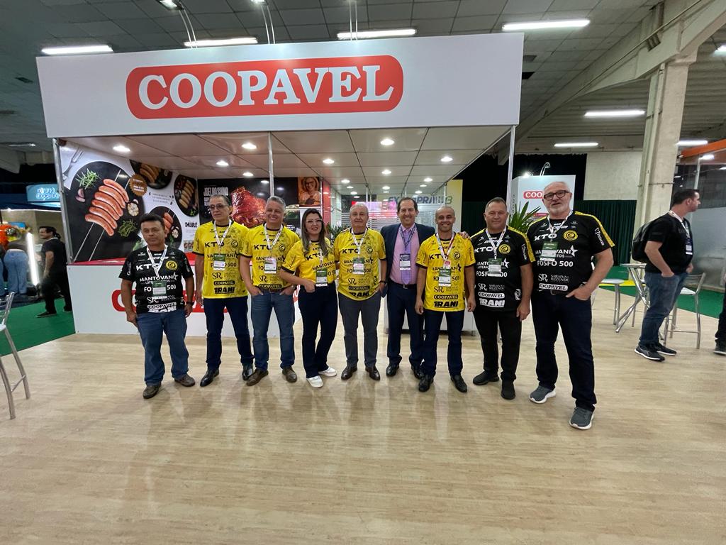 COOPAVEL: Cooperativa apresenta cortes de carnes e lançamentos durante a ExpoApras