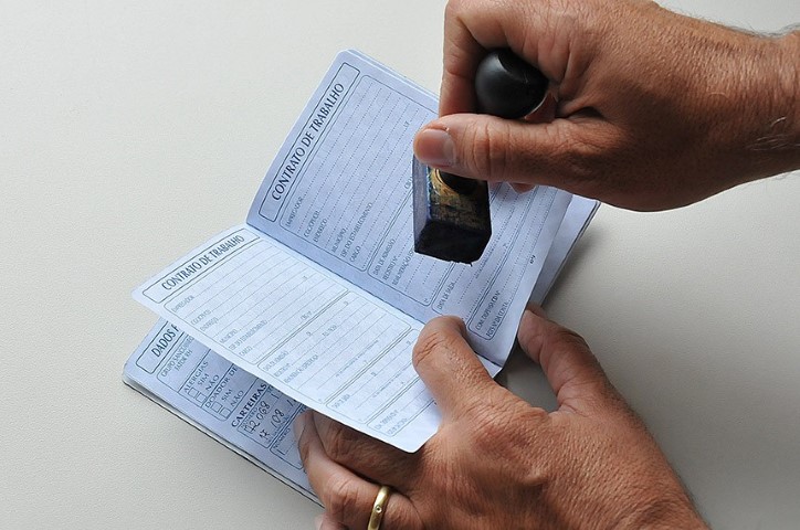 DOU: Lei determina inclusão de dados sobre raça em documentos trabalhistas