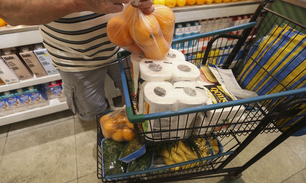 ECONOMIA: Classe C gasta um terço dos rendimentos com alimentação