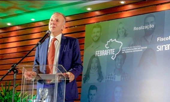LEGISLATIVO: Relator da reforma tributária defende imposto único sobre consumo